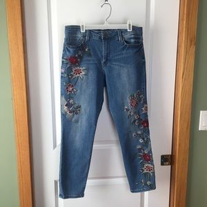 Embroidered crop jeans by Nanette size 8